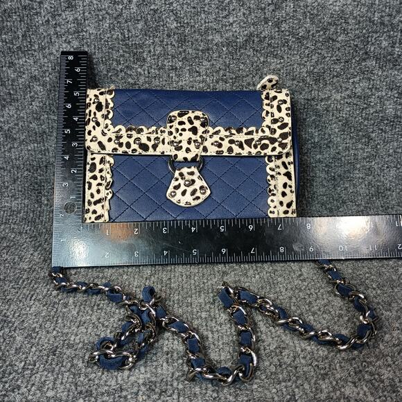 Blue quilted chain bag w/ leopard trim — bold Y2K street glam vibe - Picture 5 of 5
